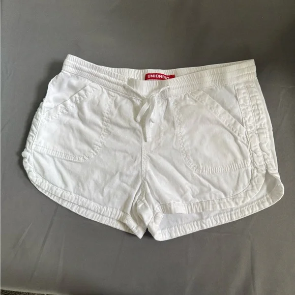 UNIONBAY Maribeth Sateen White Shorts size Large - Picture 2 of 4